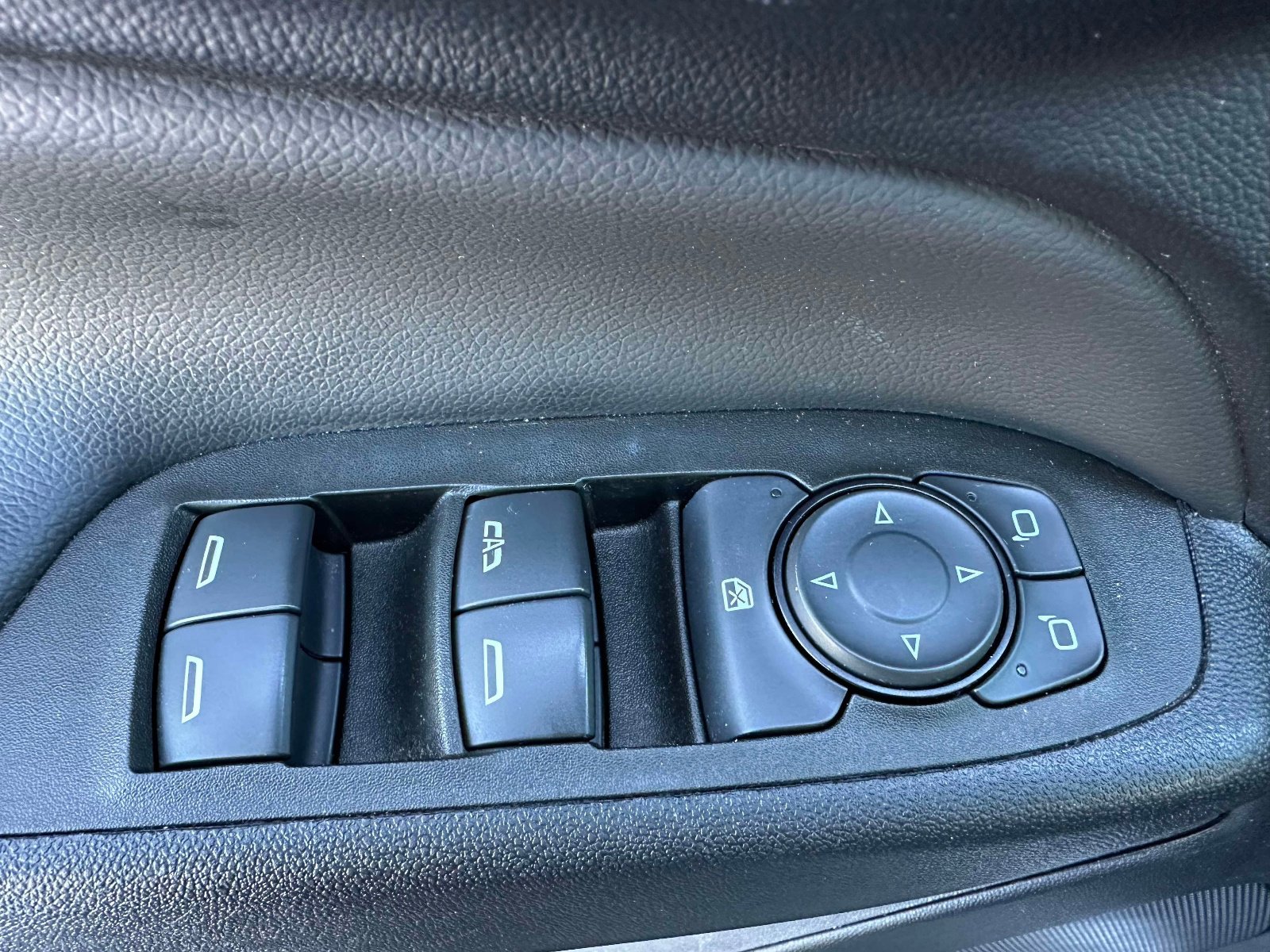 Used 2023 Chevrolet Equinox LT image 17