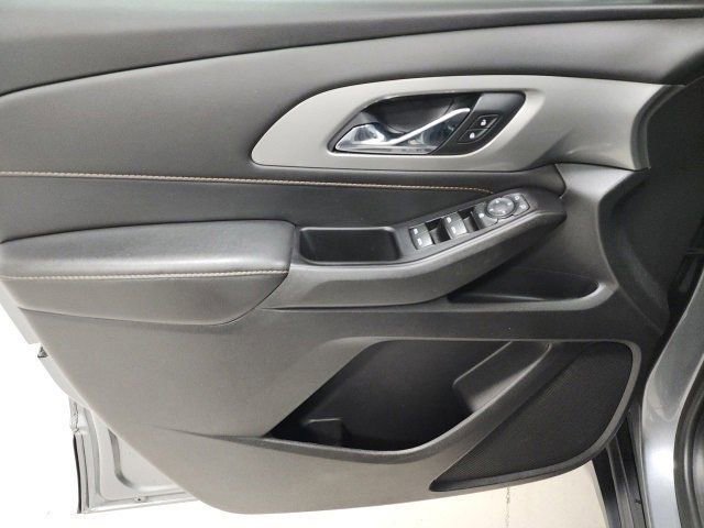 Used 2020 Chevrolet Traverse LS image 21
