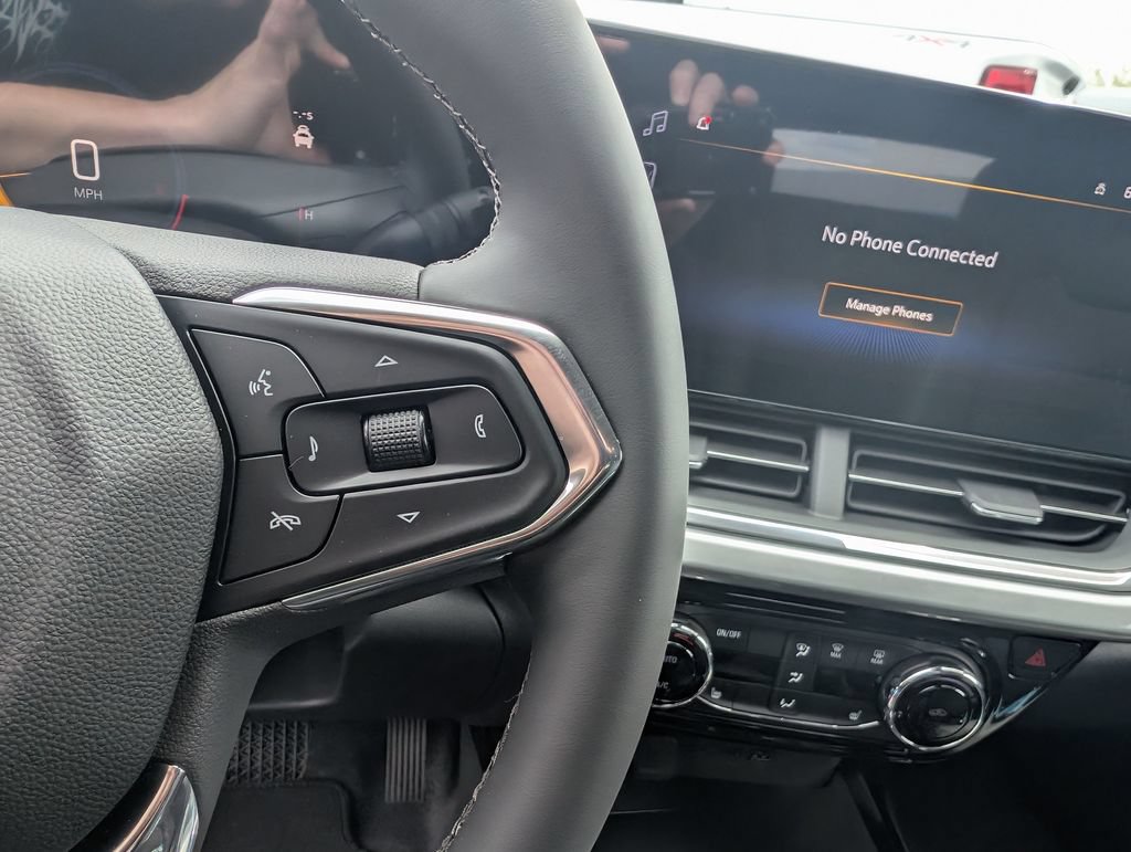 New 2026 Chevrolet Trax LT w/ Driver Confidence Package FWD image 18