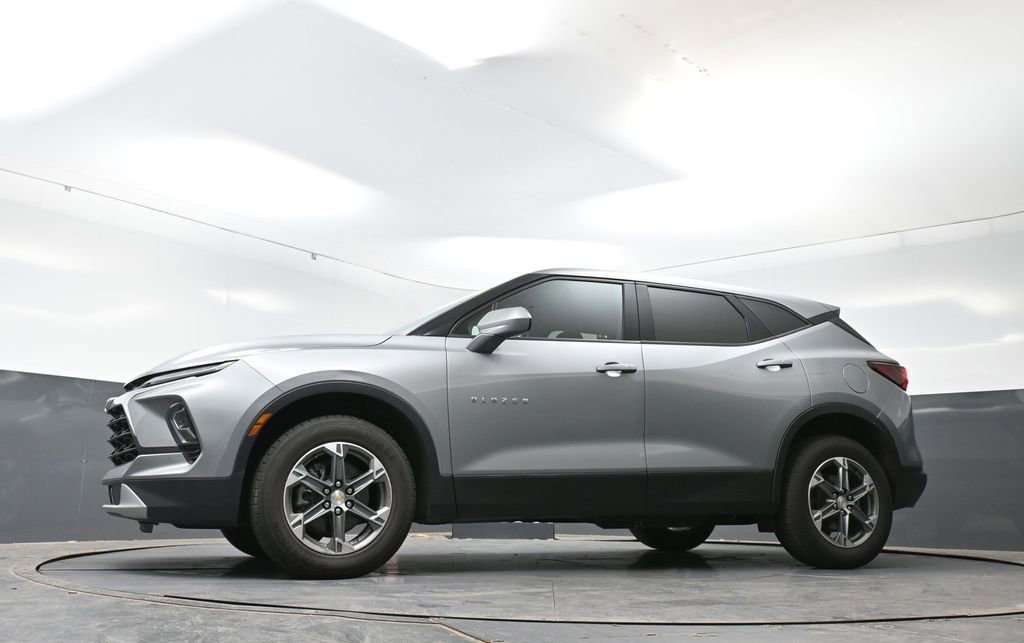 Used 2023 Chevrolet Blazer LT FWD image 28