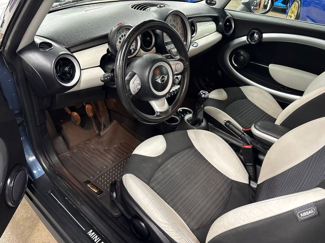 Used 2010 MINI Cooper Hardtop image 37