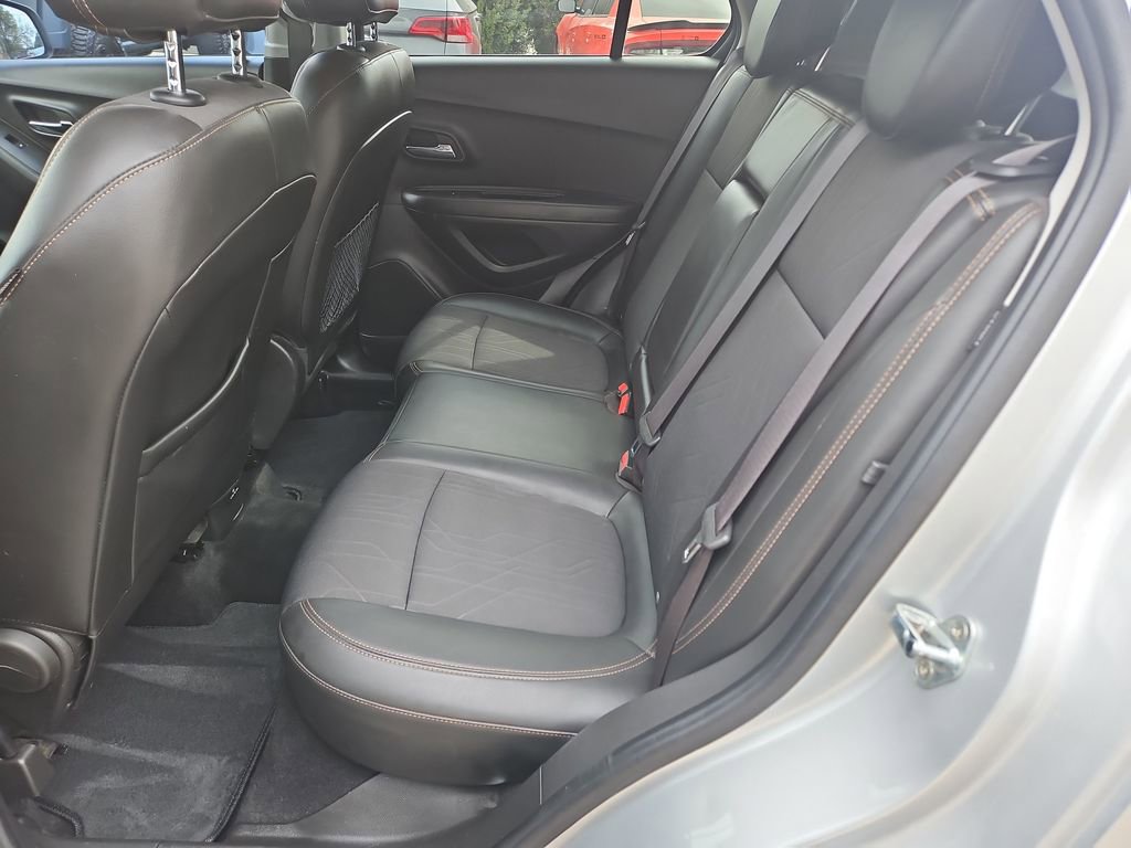 Used 2018 Chevrolet Trax LT w/ LT Convenience Package FWD image 24