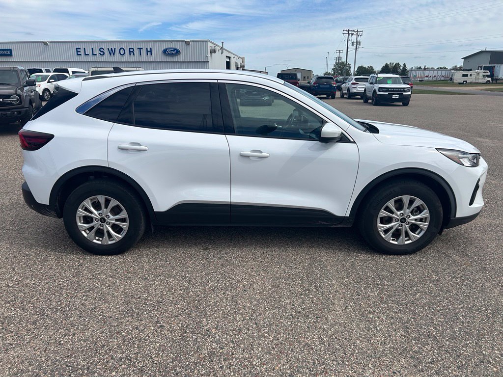 Used 2024 Ford Escape Active w/ Tech Pack #2 AWD/4WD image 8