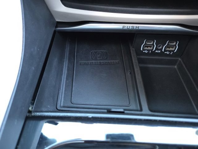 Used 2023 Chrysler Pacifica Limited FWD image 12