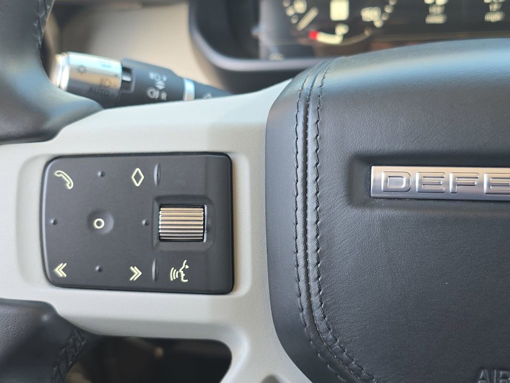 Certified 2020 Land Rover Defender 110 HSE AWD/4WD image 20