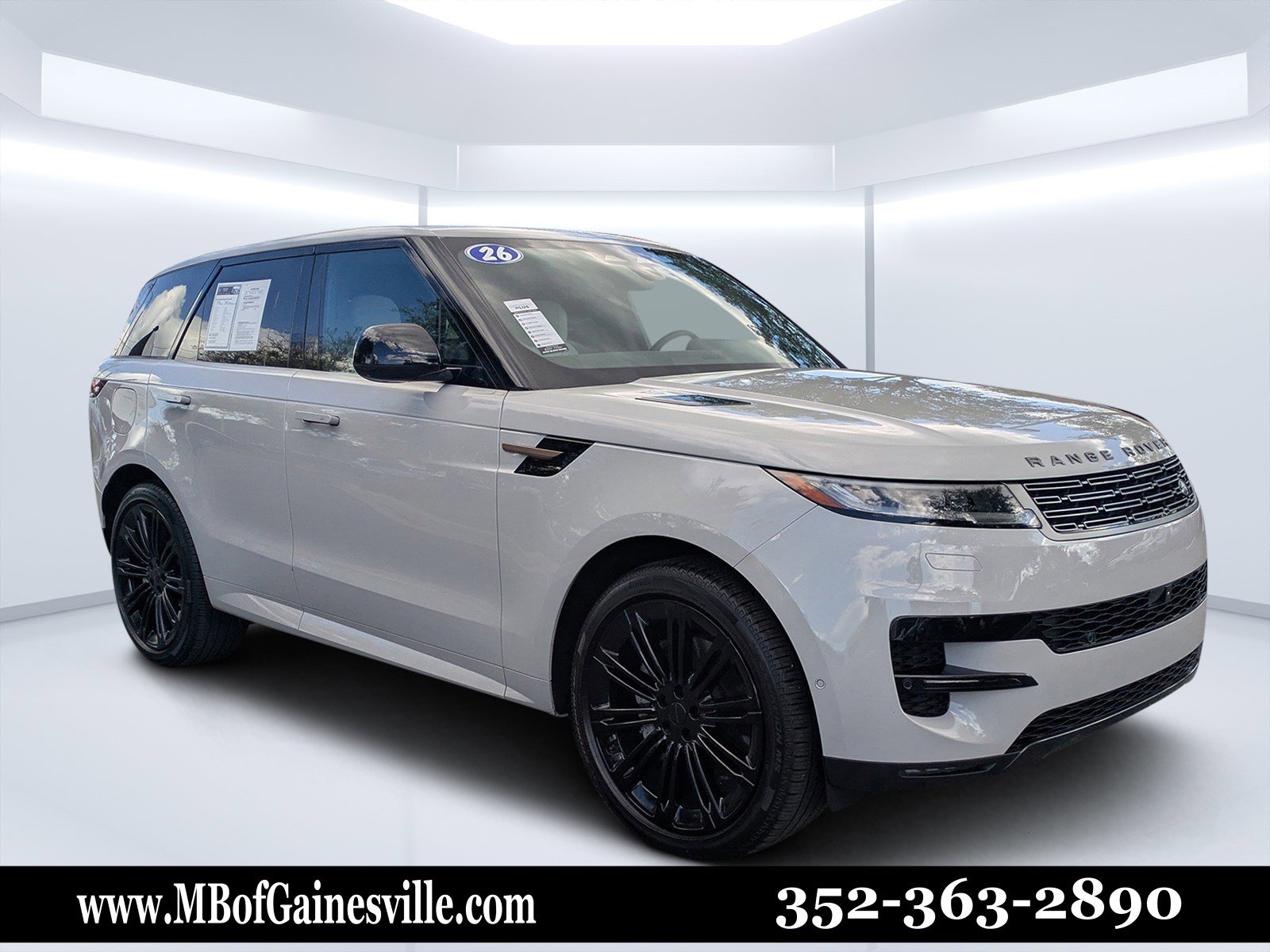 Used 2026 Land Rover Range Rover Sport SE image 1