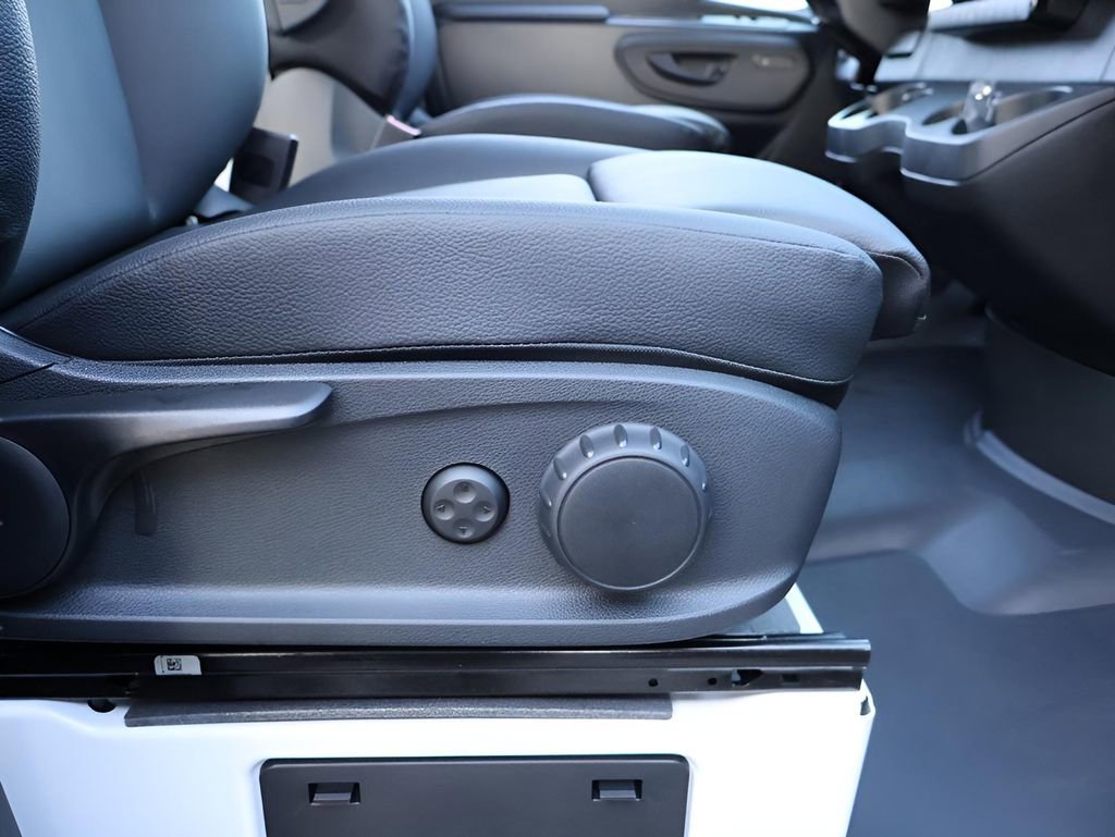 Used 2024 Mercedes-Benz Sprinter 3500 image 11