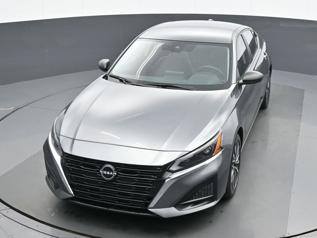 Used 2024 Nissan Altima 2.5 SV image 16
