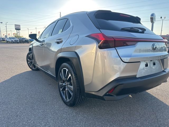 Used 2022 Lexus UX 200 FWD image 22