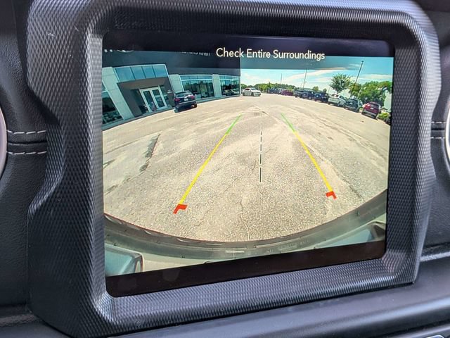 Used 2022 Jeep Wrangler Unlimited Sahara w/ Cold Weather Group AWD/4WD image 20