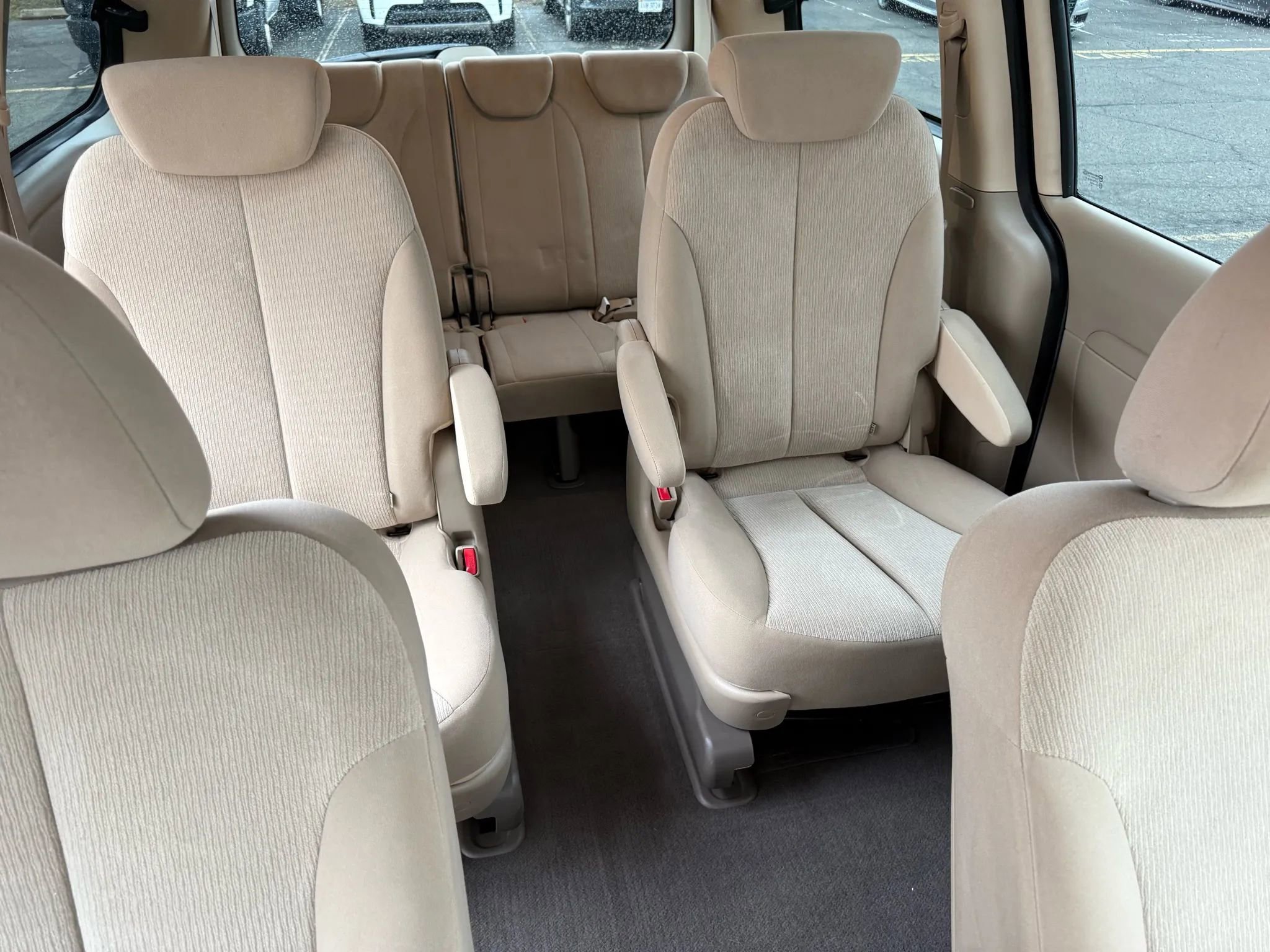 Used 2010 Kia Sedona LX w/ PWR Pkg image 24