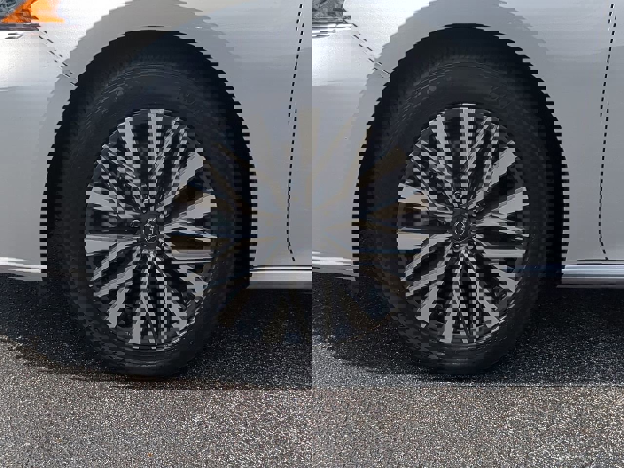 Used 2024 Nissan Altima 2.5 SV image 11