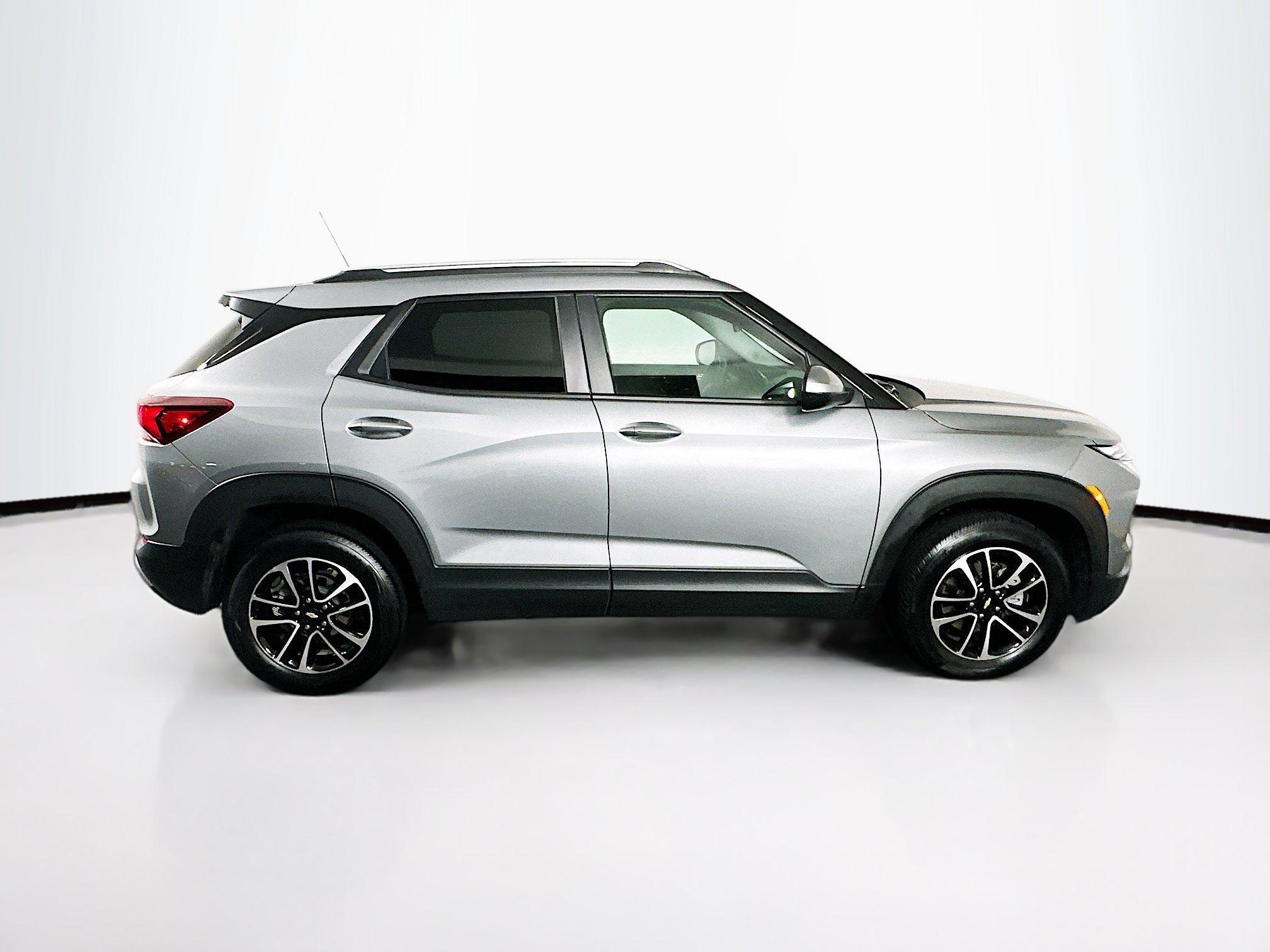 Used 2025 Chevrolet TrailBlazer LT AWD/4WD image 10