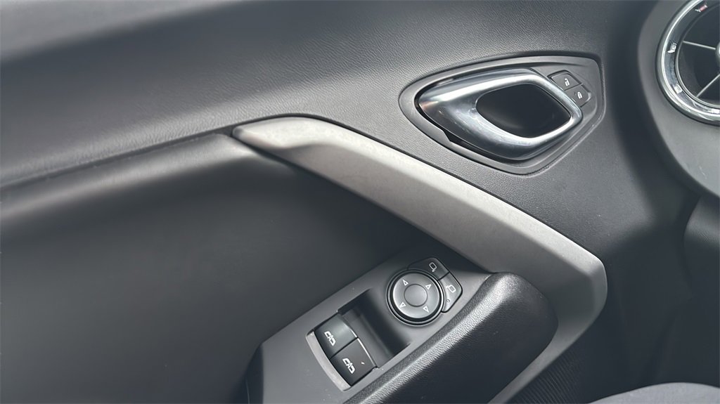 Used 2020 Chevrolet Camaro LT image 14