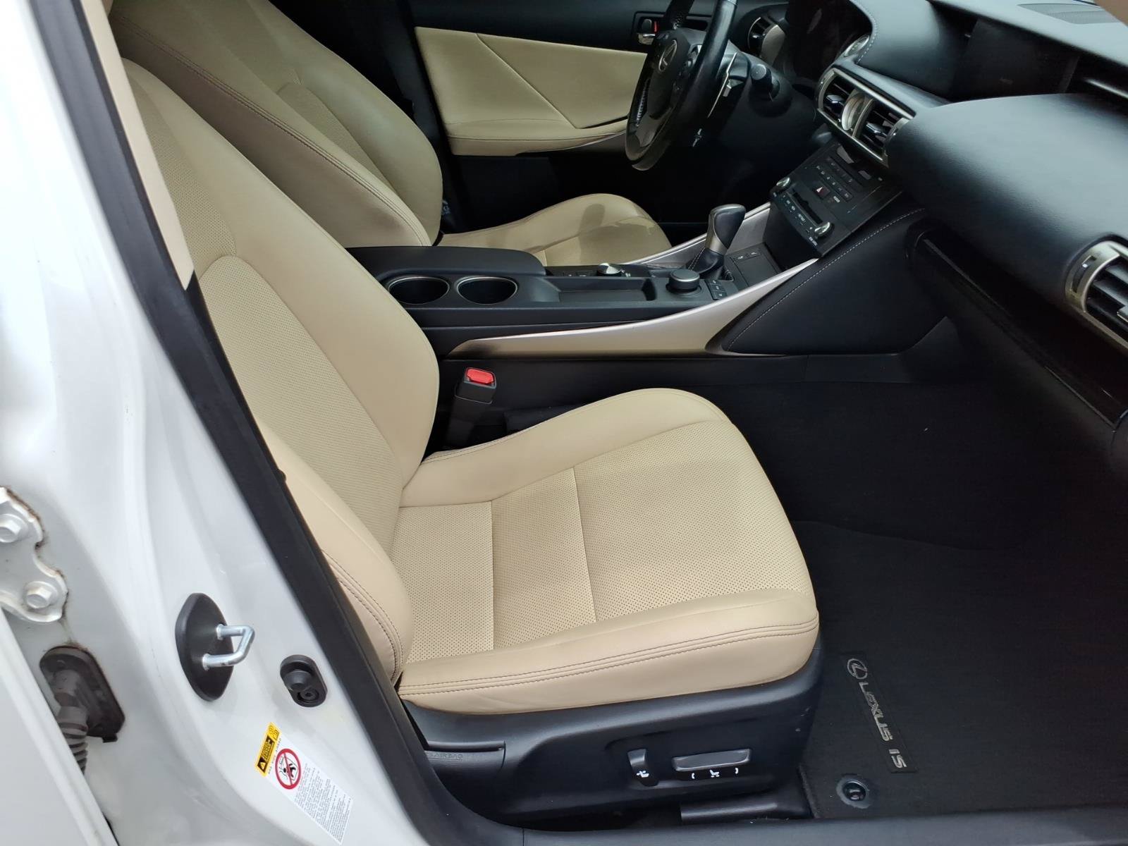 Used 2016 Lexus IS 300 AWD w/ Premium Package image 10
