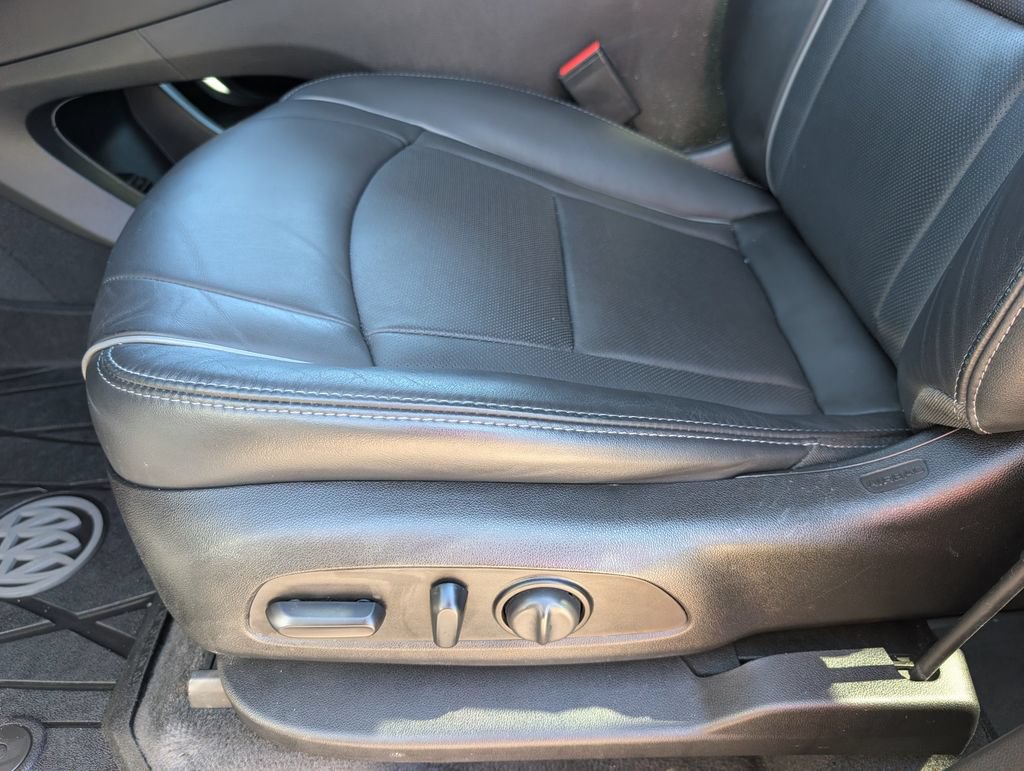 Used 2019 Buick Enclave Avenir w/ Avenir Technology Package AWD/4WD image 15
