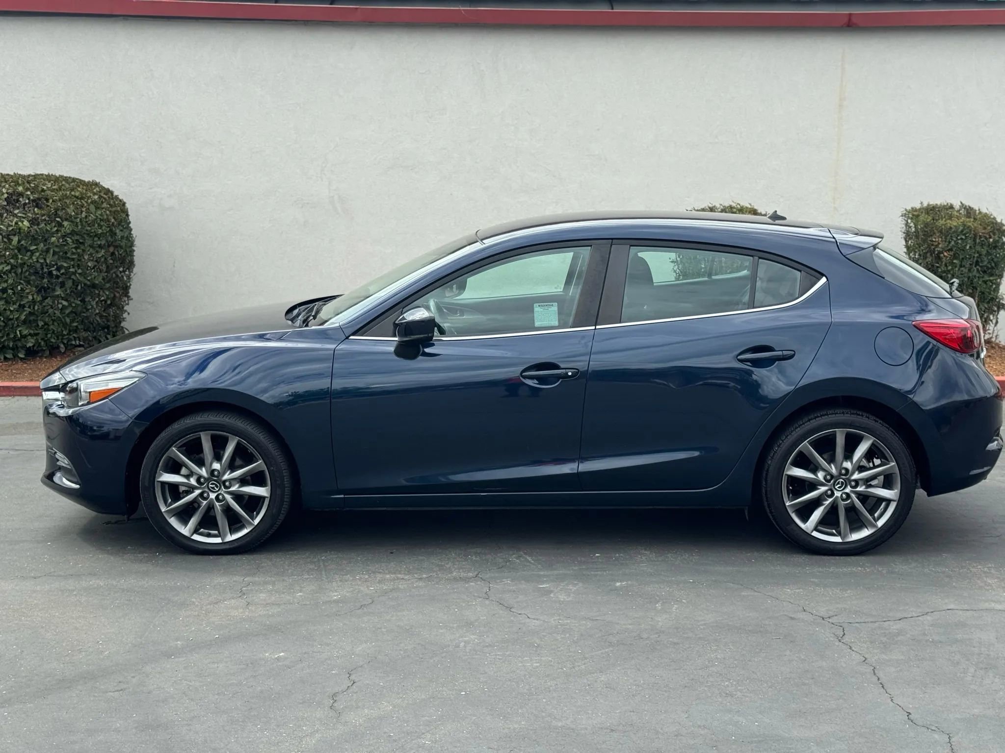 Used 2018 MAZDA MAZDA3 Touring image 3