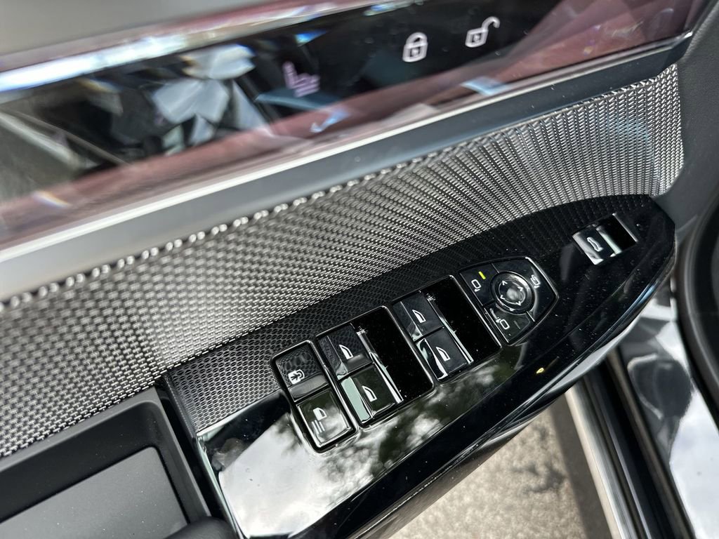 New 2025 BMW i7 xDrive60 image 15