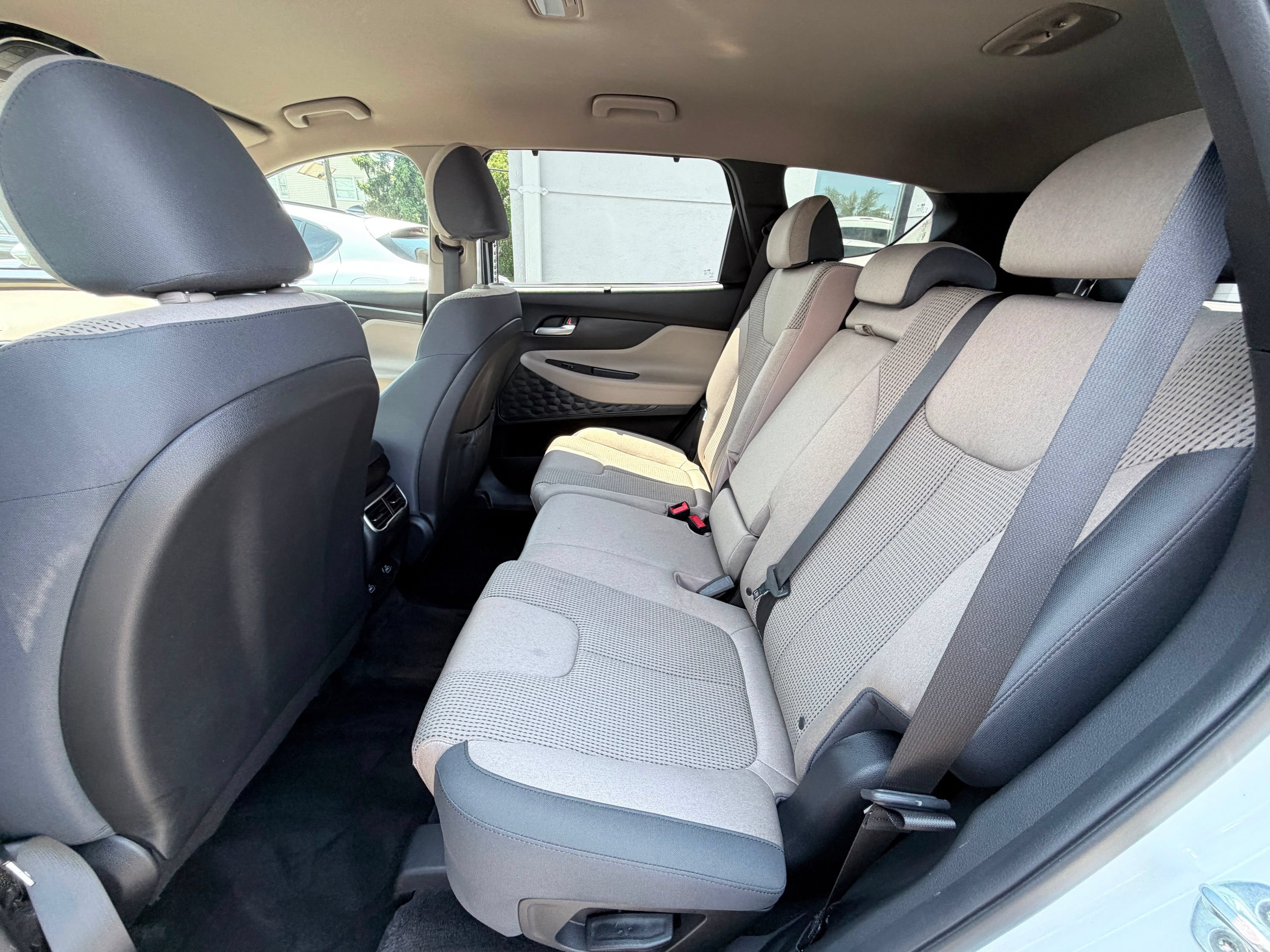 Used 2021 Hyundai Santa Fe SEL w/ Convenience Package AWD/4WD image 18