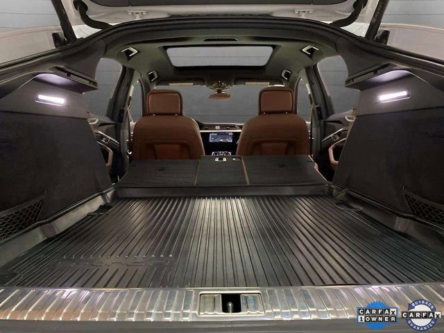 Used 2024 Audi Q8 e-tron Premium image 90