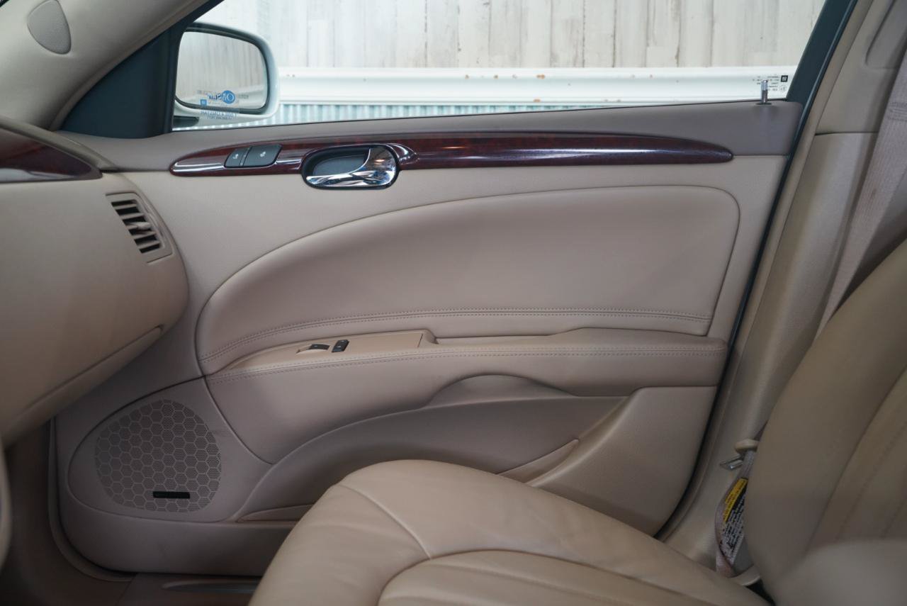 Used 2006 Buick Lucerne CXL w/ Luxury Package FWD image 30