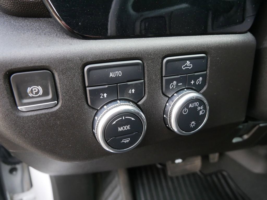 Used 2024 GMC Sierra 1500 SLE w/ Preferred Package AWD/4WD image 16