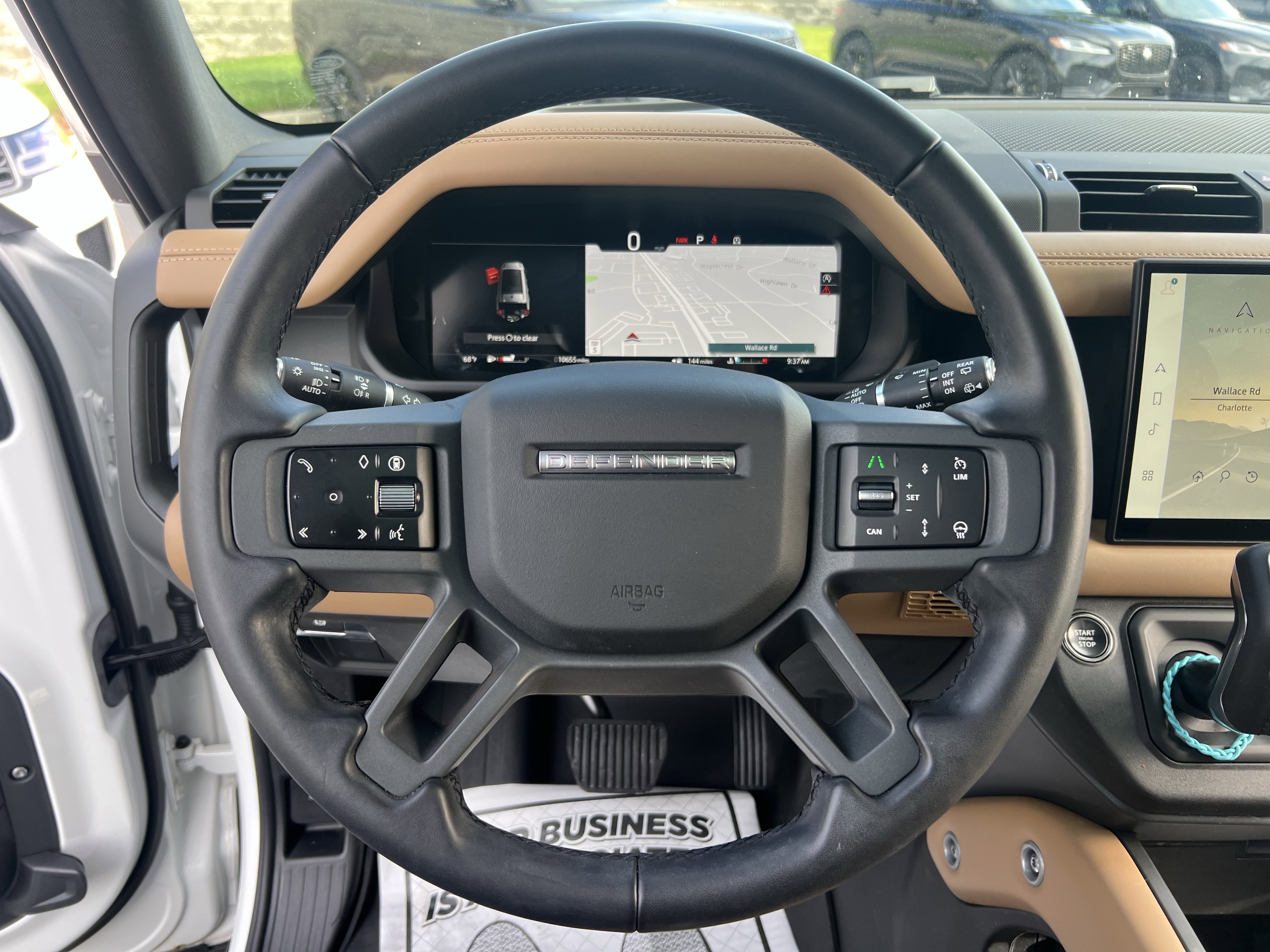 Used 2025 Land Rover Defender 130 X-Dynamic SE AWD/4WD image 6
