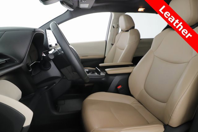 Used 2022 Toyota Sienna XLE image 16
