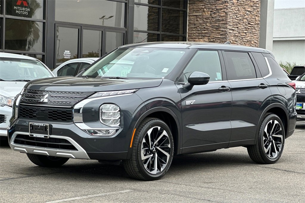 New 2025 Mitsubishi Outlander SE image 9