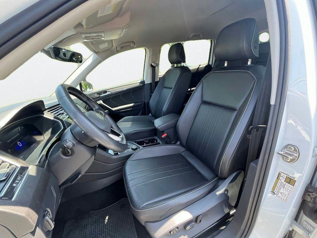 Certified 2024 Volkswagen Tiguan SE AWD/4WD image 10