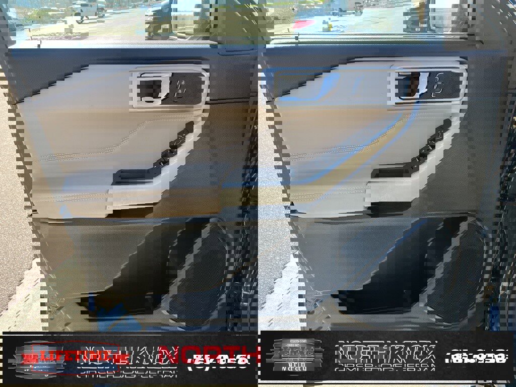 Used 2023 Ford Explorer XLT w/ Equipment Group 202A image 5