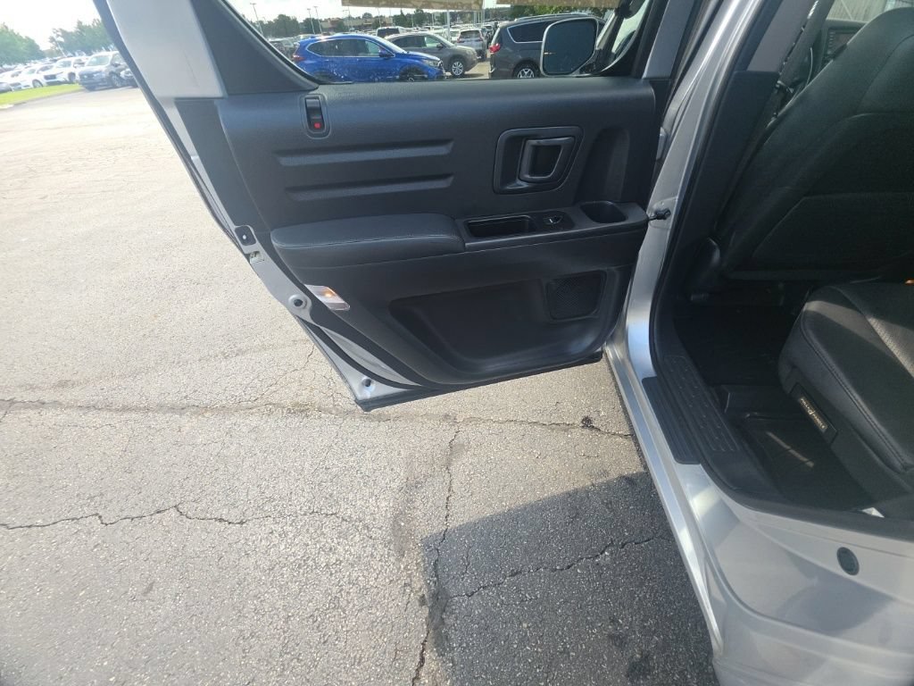 Used 2014 Honda Ridgeline SE image 29