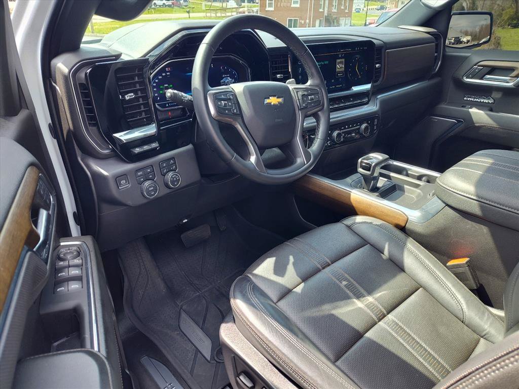 Used 2024 Chevrolet Silverado 1500 High Country w/ High Country Premium Package AWD/4WD image 15