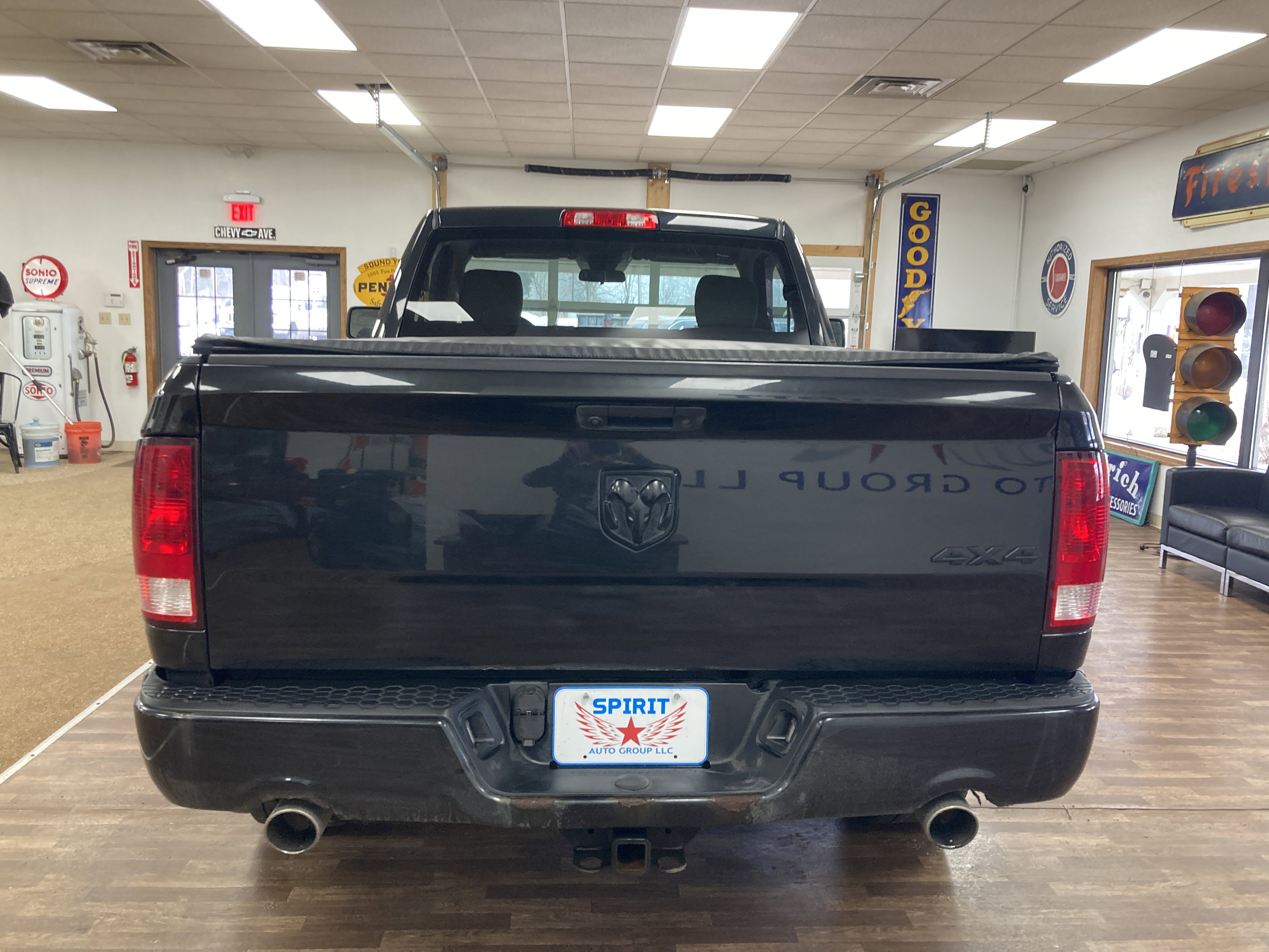 Used 2017 RAM 1500 Express w/ Black Ram 1500 Express Group AWD/4WD image 7