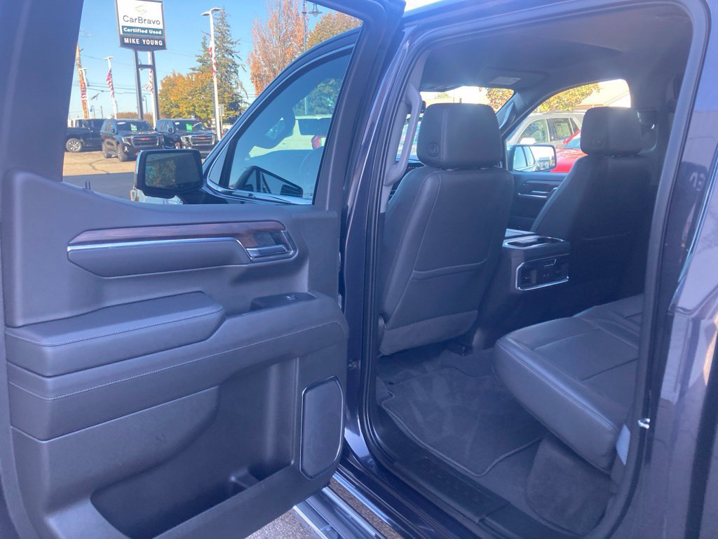 Used 2022 GMC Sierra 1500 SLT w/ SLT Premium Plus Package AWD/4WD image 10