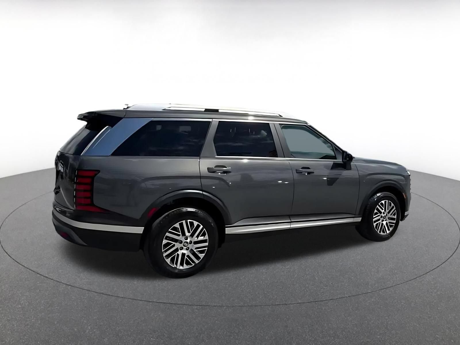 Used 2026 Hyundai Palisade SEL FWD image 14