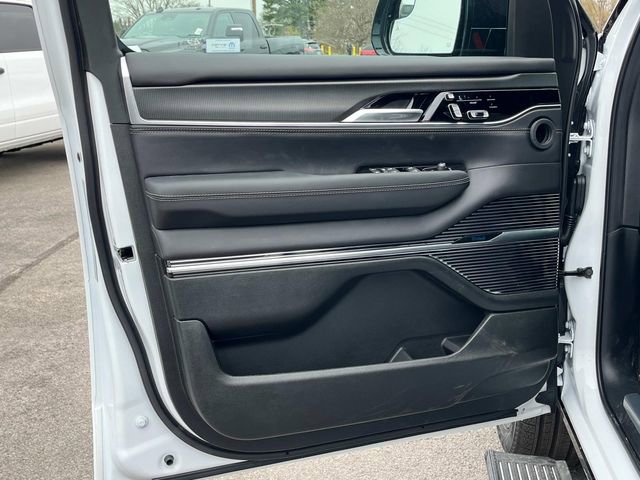 New 2026 Jeep Grand Wagoneer L Summit w/ Premium Group III AWD/4WD image 14