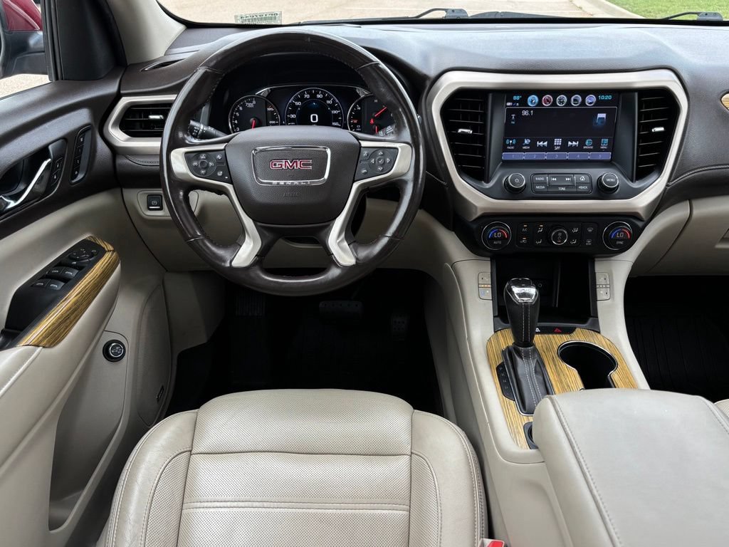 Used 2019 GMC Acadia Denali w/ Technology Package FWD image 10