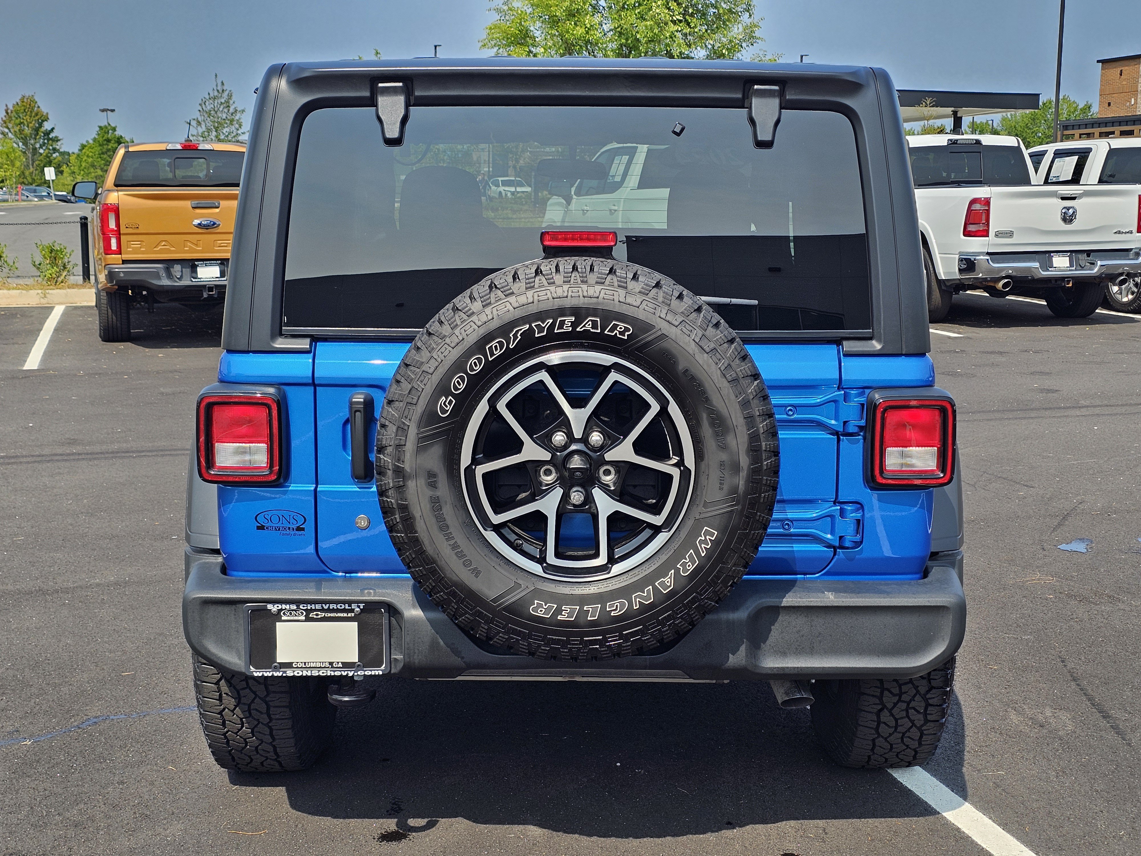 Used 2024 Jeep Wrangler Sport AWD/4WD image 12