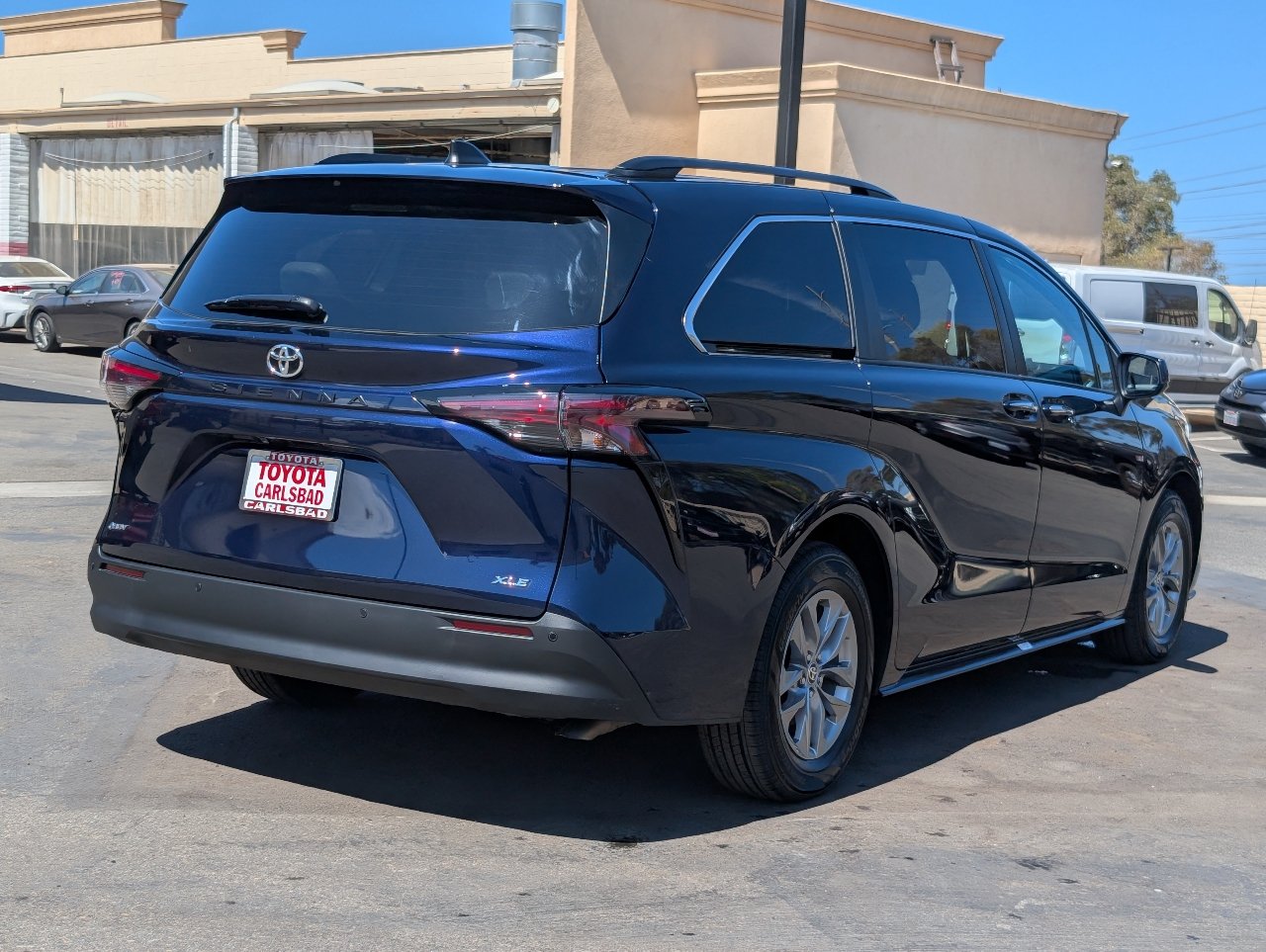 Used 2026 Toyota Sienna XLE FWD image 14