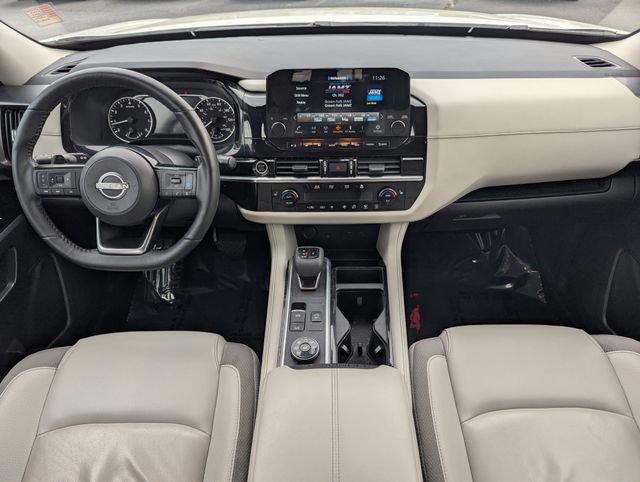 Used 2023 Nissan Pathfinder SL image 14