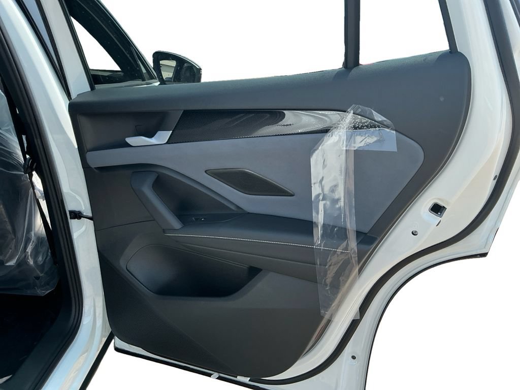 New 2026 Volkswagen Tiguan SE R-Line AWD/4WD image 17