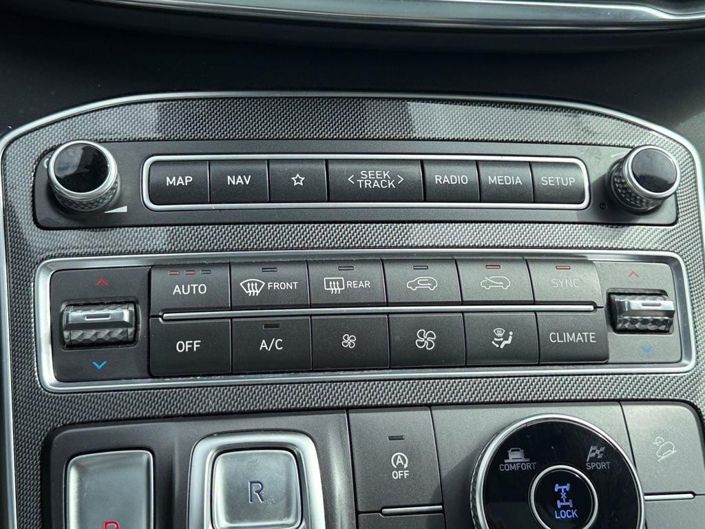 Used 2023 Hyundai Santa Fe SEL w/ Premium Package image 32