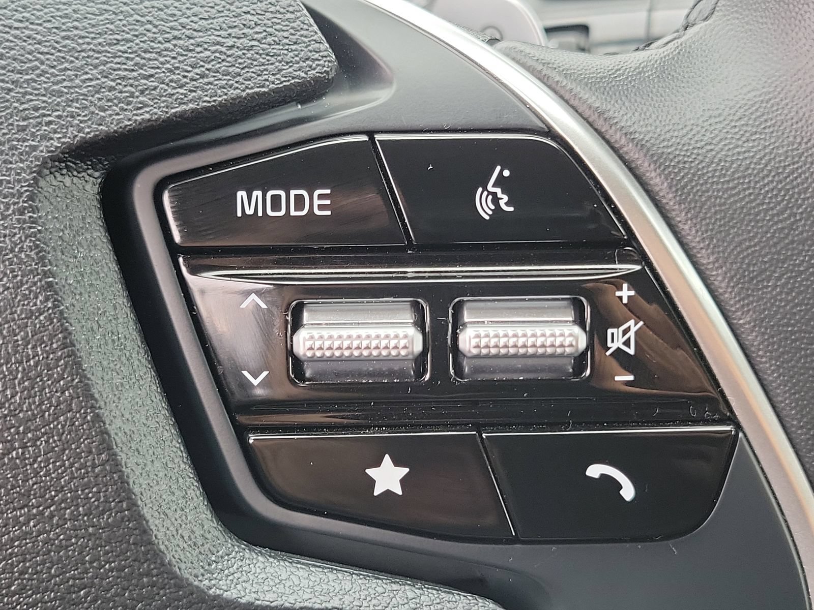 Used 2024 Kia EV6 Wind w/ Wind Technology Package RWD image 9