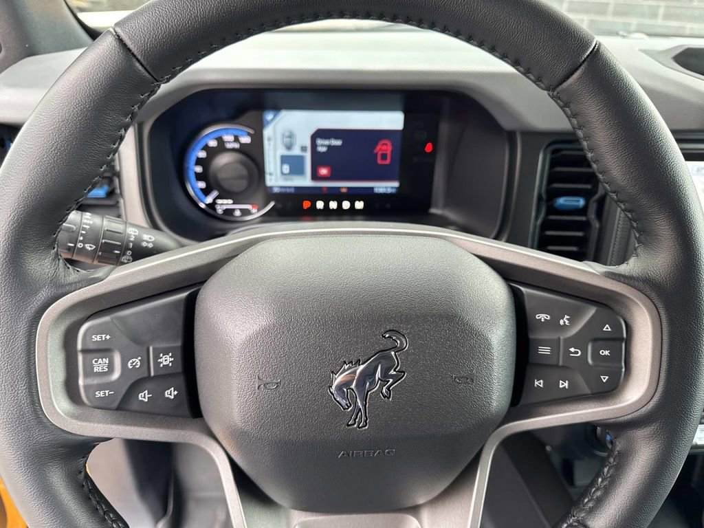 Used 2022 Ford Bronco Black Diamond w/ Sasquatch Package AWD/4WD image 24