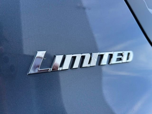 Used 2013 Toyota 4Runner Limited image 9