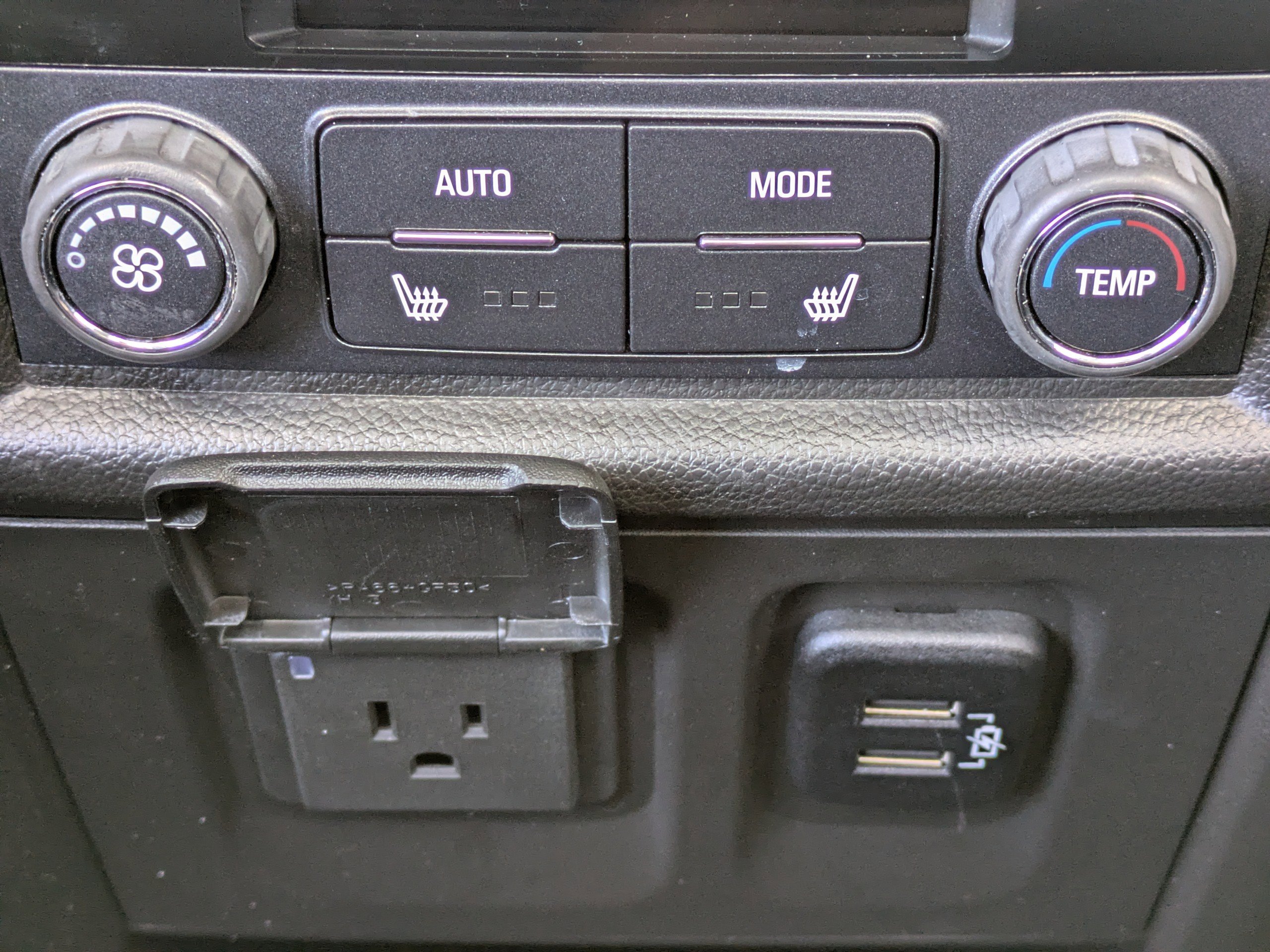 Used 2018 Chevrolet Traverse Premier w/ Driver Confidence II Package image 13