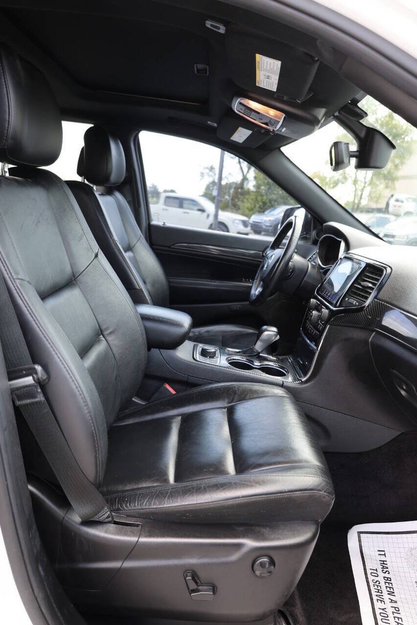 Used 2019 Jeep Grand Cherokee Limited AWD/4WD image 15