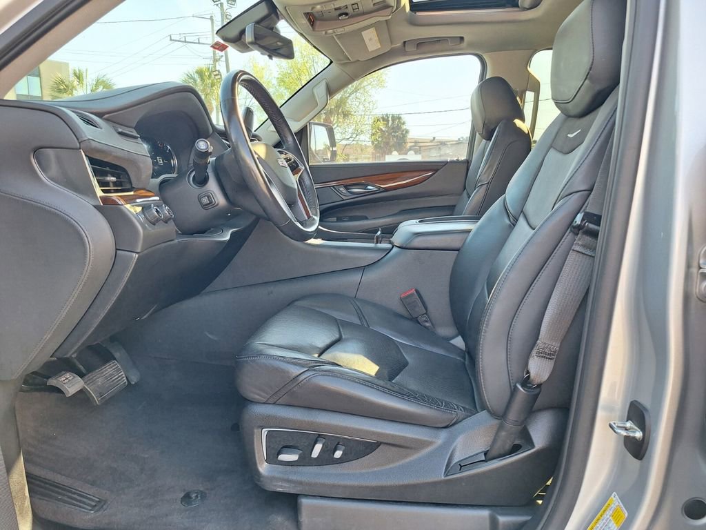Used 2020 Cadillac Escalade Luxury image 11
