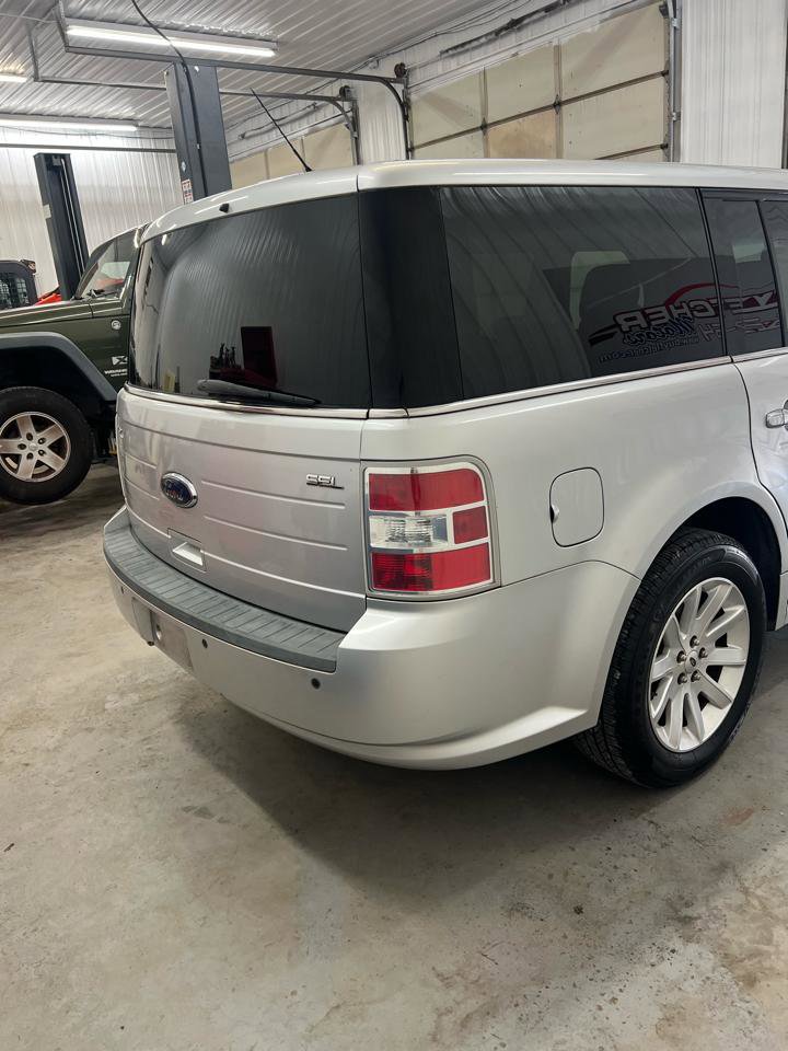 Used 2011 Ford Flex SEL image 6